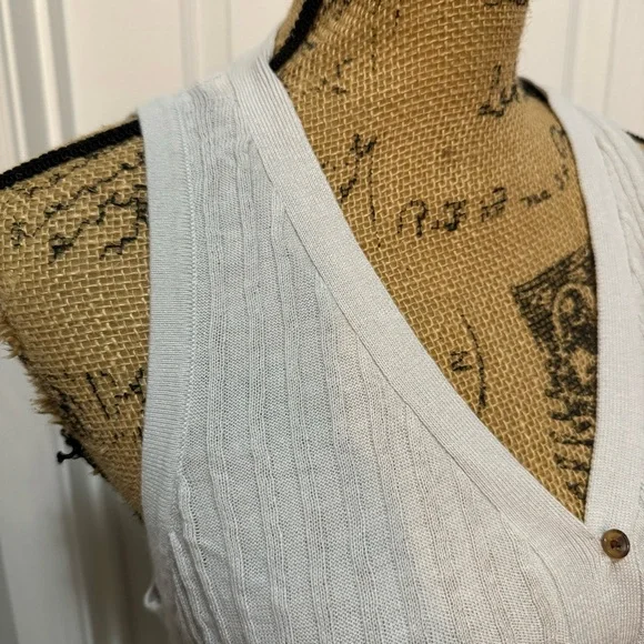 Cropped Ribbed Tank - Picture 3 of 8